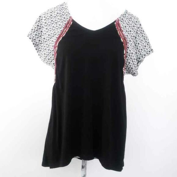 Chicos Mixed Media Short Sleeve Shirt Black White Red, Gold Sequins SZ 1 Medium - Picture 1 of 7